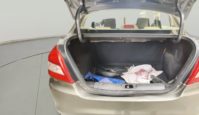 2015 Maruti Swift Dzire LXI, Petrol, Manual, 1,06,272 km, exterior