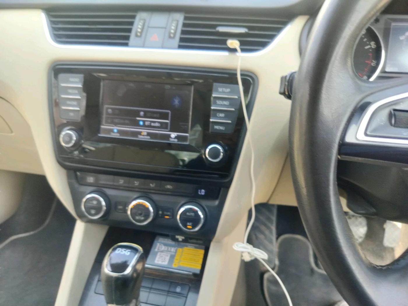 2013 Skoda Octavia STYLE 1.8 TSI AT, Petrol, Automatic, 72,700 km, interior