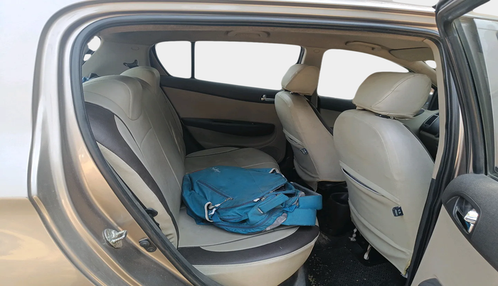 2013 Hyundai i20 MAGNA 1.2, Petrol, Manual, 1,34,647 km, interior