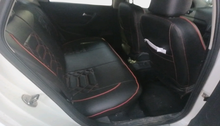 2016 Volkswagen Polo COMFORTLINE 1.2L, Petrol, Manual, 97,613 km, interior