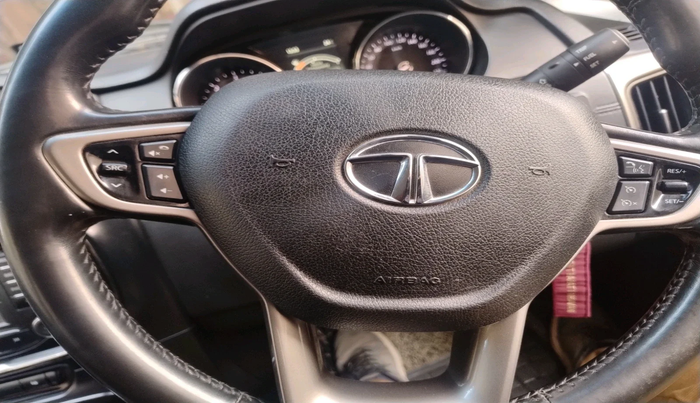 2018 Tata Hexa XTA 4X2 7 STR, Diesel, Automatic, 94,296 km, interior