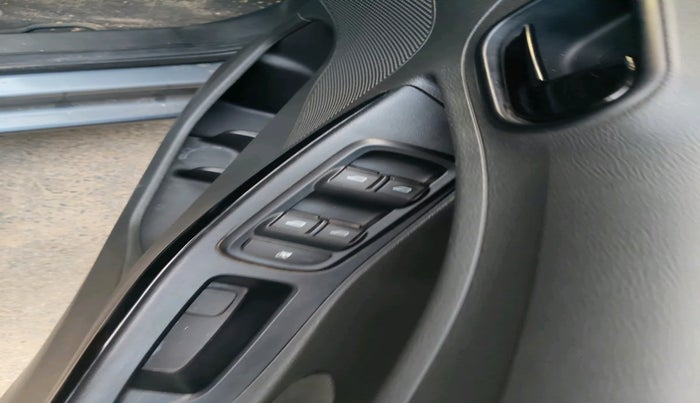2020 Ford New Figo TITANIUM 1.2 PETROL MT, Petrol, Manual, 56,149 km, interior
