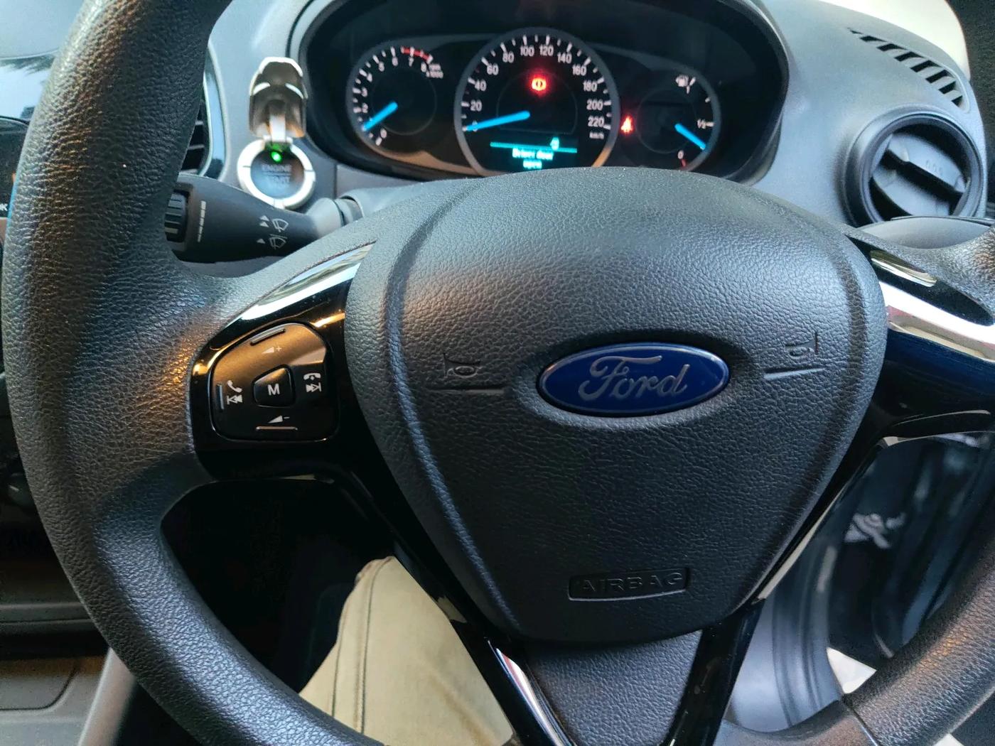2020 Ford New Figo TITANIUM 1.2 PETROL MT, Petrol, Manual, 56,149 km, interior