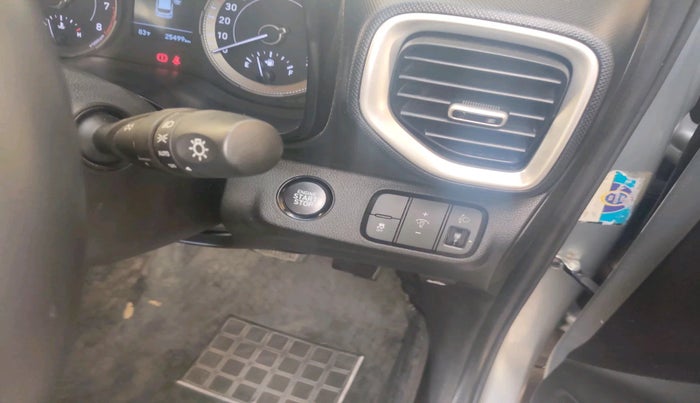 2019 Hyundai VENUE SX PLUS 1.0 TURBO DCT, Petrol, Automatic, 25,549 km, interior