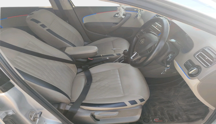 2015 Skoda Rapid AMBITION 1.6 MPI MT, Petrol, Manual, 1,04,778 km, interior