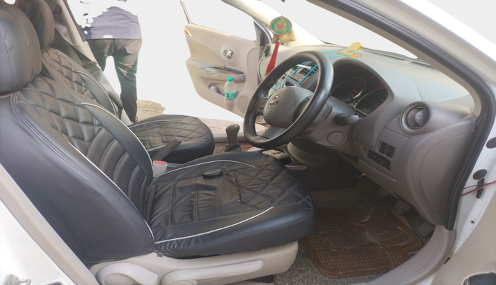 2011 Nissan Sunny XV PETROL, Petrol, Manual, 97,941 km, interior