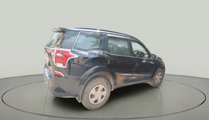 2019 Mahindra XUV500 W7, Diesel, Manual, 1,20,417 km, exterior