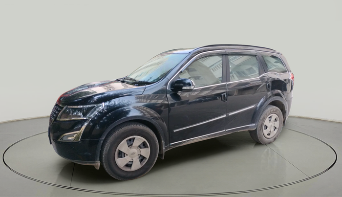 2019 Mahindra XUV500 W7, Diesel, Manual, 1,20,417 km, exterior