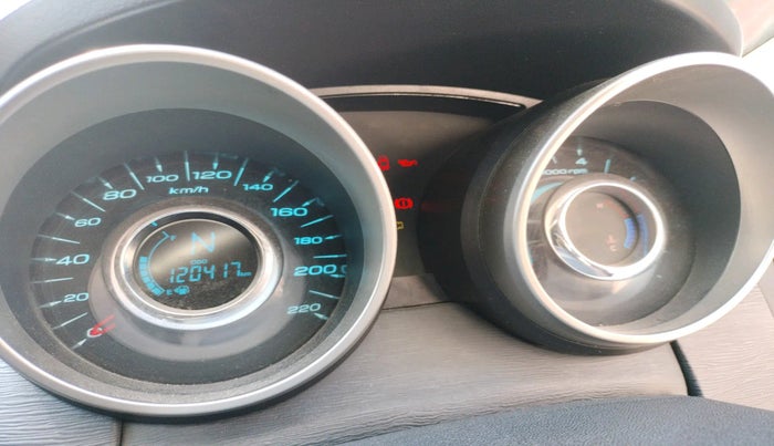 2019 Mahindra XUV500 W7, Diesel, Manual, 1,20,417 km, interior