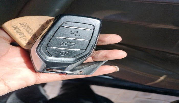 2019 Mahindra XUV500 W7, Diesel, Manual, 1,20,417 km, interior