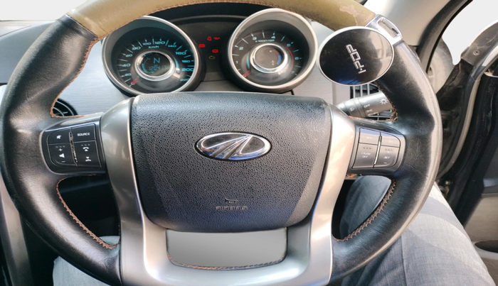 2019 Mahindra XUV500 W7, Diesel, Manual, 1,20,417 km, interior