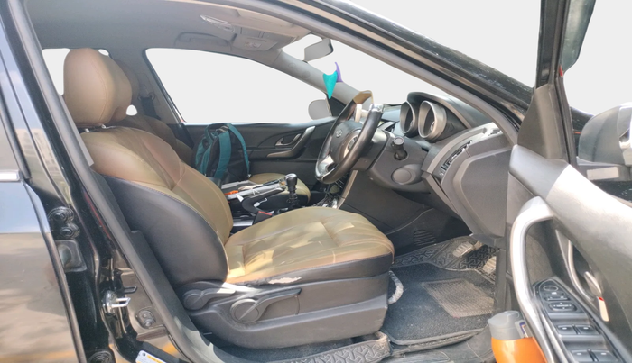 2019 Mahindra XUV500 W7, Diesel, Manual, 1,20,417 km, interior