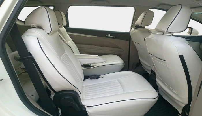 2019 Mahindra MARAZZO M6 7 STR, Diesel, Manual, 54,218 km, interior