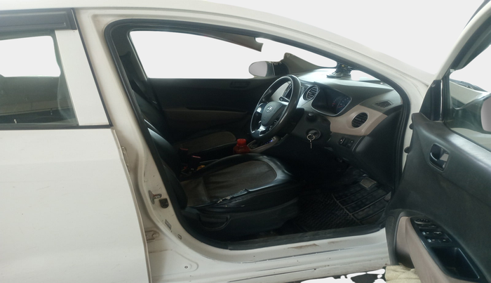 2017 Hyundai Grand i10 MAGNA AT 1.2 KAPPA VTVT, Petrol, Automatic, 1,62,579 km, interior