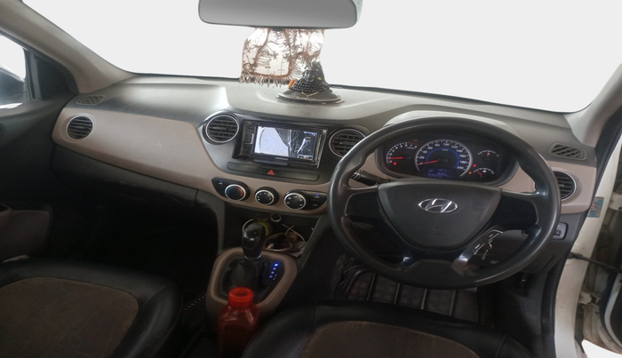 2017 Hyundai Grand i10 MAGNA AT 1.2 KAPPA VTVT, Petrol, Automatic, 1,62,579 km, interior