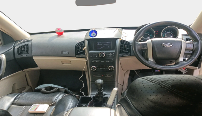 2016 Mahindra XUV500 W6, Diesel, Manual, 77,655 km, interior