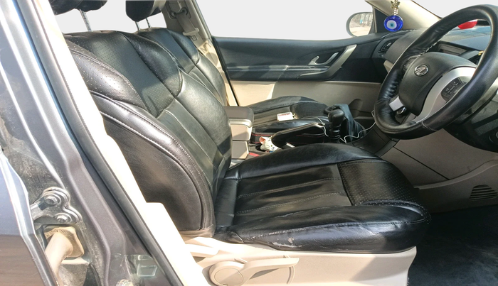 2016 Mahindra XUV500 W6, Diesel, Manual, 77,655 km, interior