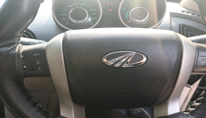 2016 Mahindra XUV500 W6, Diesel, Manual, 77,655 km, interior