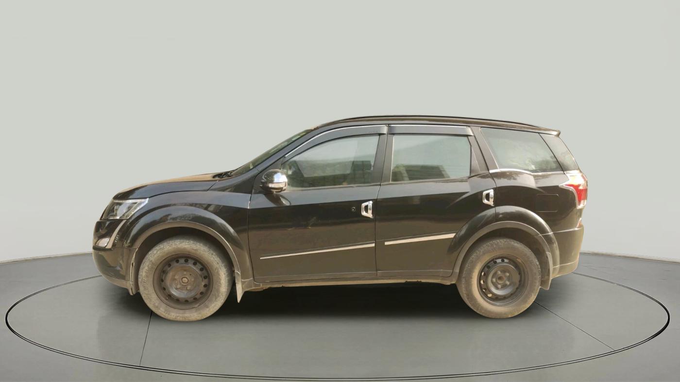 2018 Mahindra XUV500 W7, Diesel, Manual, 49,317 km, exterior