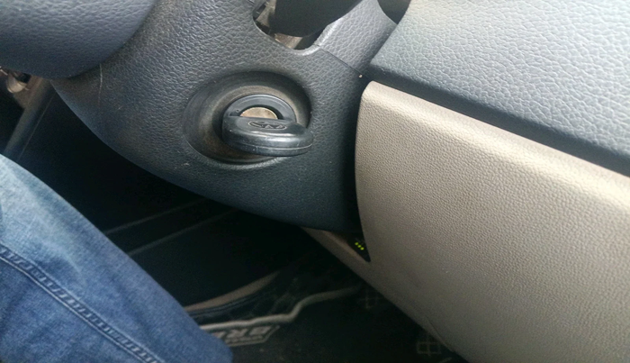 2011 Volkswagen Polo TRENDLINE 1.2L PETROL, Petrol, Manual, 1,53,001 km, interior