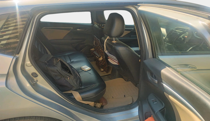 2015 Honda Jazz 1.2L I-VTEC V AT, CNG, Automatic, 1,30,988 km, interior