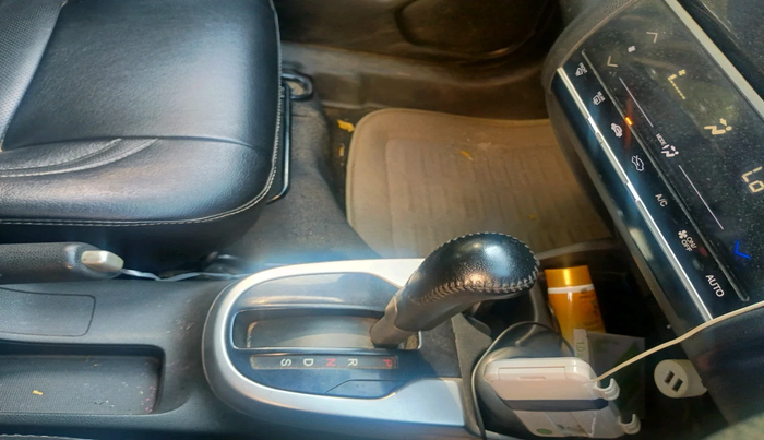 2015 Honda Jazz 1.2L I-VTEC V AT, CNG, Automatic, 1,30,988 km, interior