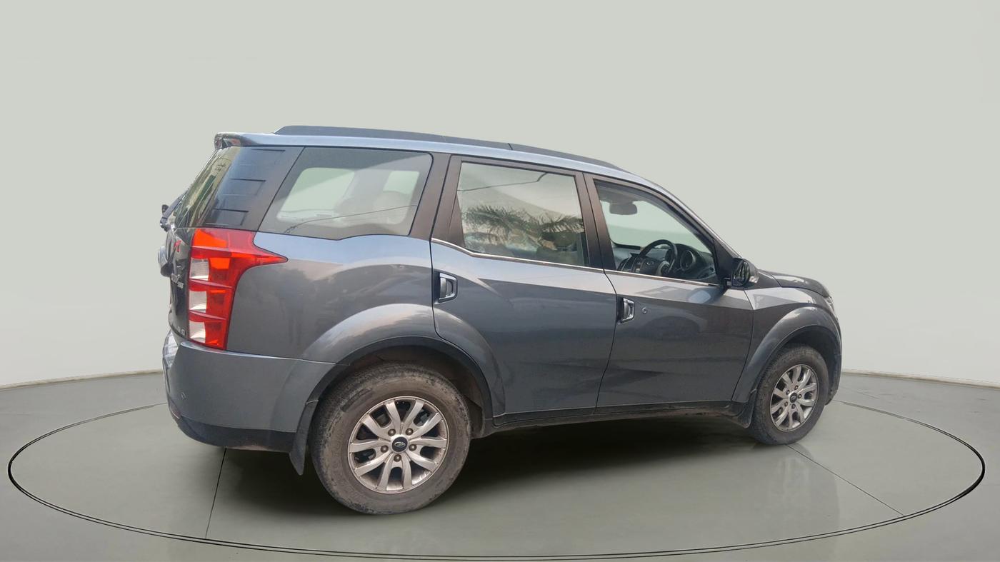2017 Mahindra XUV500 W10 1.99, Diesel, Manual, 37,666 km, exterior