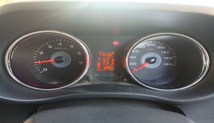 2017 Mahindra TUV300 T8 AMT, Diesel, Automatic, 70,927 km, interior