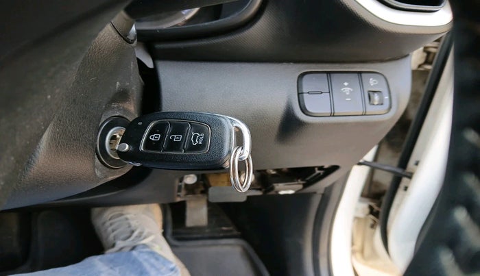 2021 Hyundai VENUE SX 1.0 TURBO IMT, Petrol, Manual, 53,320 km, interior