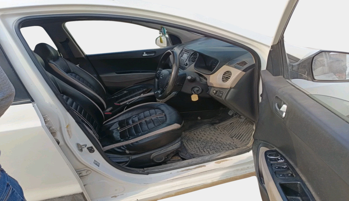 2016 Hyundai Xcent SX 1.2, Petrol, Manual, 1,11,225 km, interior