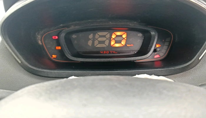 2017 Renault Kwid RXT 1.0, Petrol, Manual, 43,074 km, interior