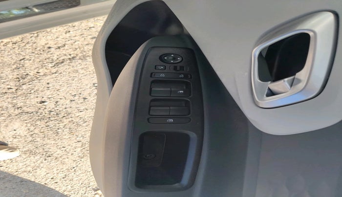 2024 Hyundai GRAND I10 NIOS SPORTZ AMT 1.2 KAPPA VTVT, Petrol, Automatic, 2,445 km, interior