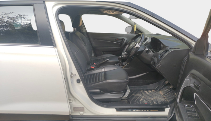 2022 Maruti Vitara Brezza VXI, Petrol, Manual, 70,431 km, interior