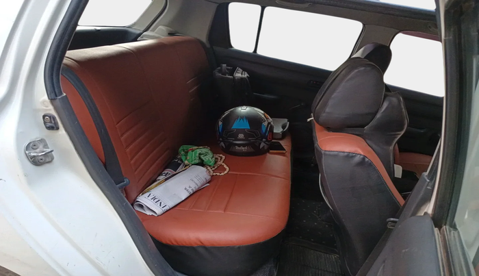 2010 Maruti Swift LXI, Petrol, Manual, 1,44,535 km, interior