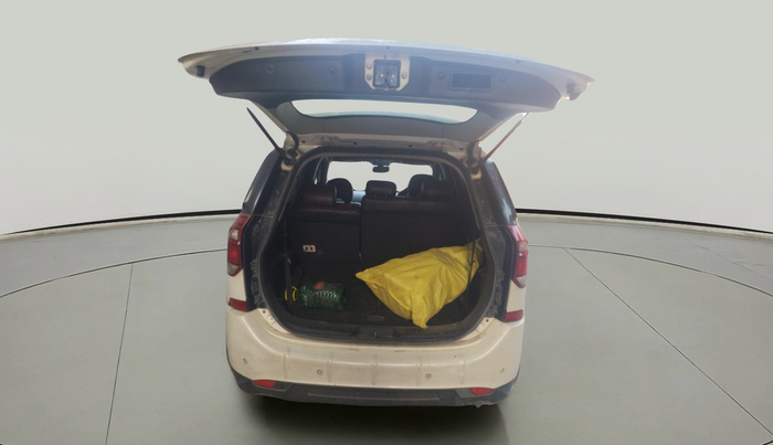 2020 Mahindra XUV500 W7, Diesel, Manual, 1,43,180 km, exterior