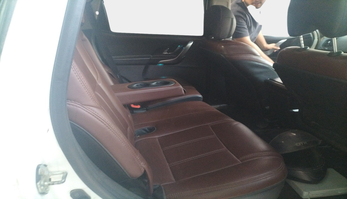 2020 Mahindra XUV500 W7, Diesel, Manual, 1,43,180 km, interior