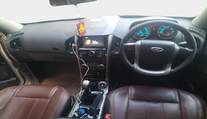 2020 Mahindra XUV500 W7, Diesel, Manual, 1,43,180 km, interior