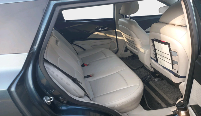 2022 Mahindra XUV300 W8 (O) 1.5 DIESEL AMT, Diesel, Automatic, 88,533 km, interior