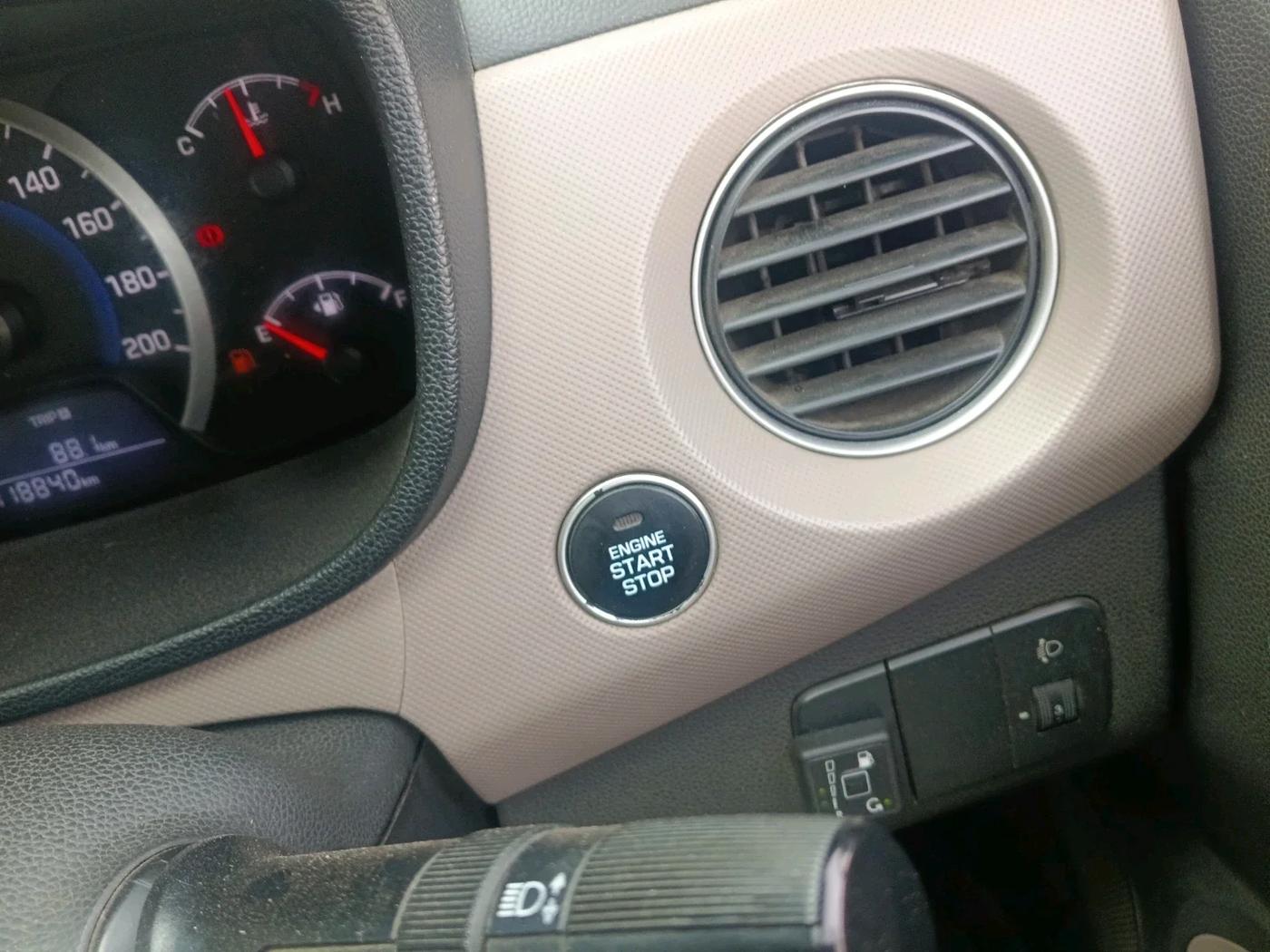 2015 Hyundai Grand i10 ASTA (O) 1.2 KAPPA VTVT, CNG, Manual, 1,18,840 km, interior