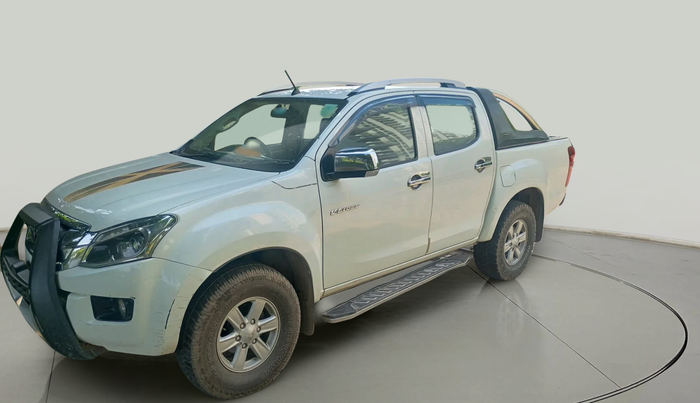 2017 ISUZU D-Max V Cross 4*4 MT, Diesel, Manual, 1,92,656 km, exterior