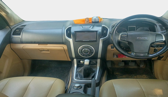 2017 ISUZU D-Max V Cross 4*4 MT, Diesel, Manual, 1,92,656 km, interior