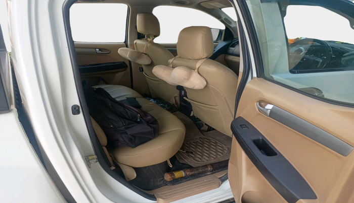 2017 ISUZU D-Max V Cross 4*4 MT, Diesel, Manual, 1,92,656 km, interior