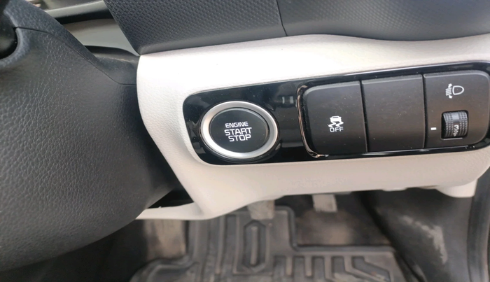 2022 KIA SONET HTX 1.0 IMT, Petrol, Manual, 35,716 km, interior