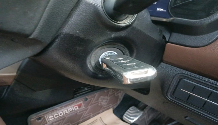 2024 Mahindra SCORPIO-N Z8 Select Petrol MT, Petrol, Manual, 13,741 km, interior