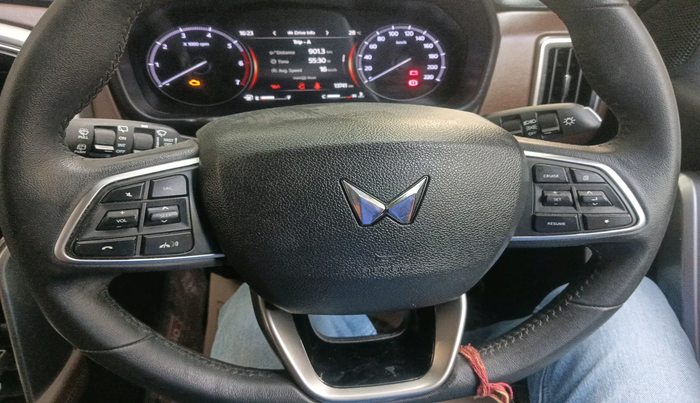 2024 Mahindra SCORPIO-N Z8 Select Petrol MT, Petrol, Manual, 13,741 km, interior