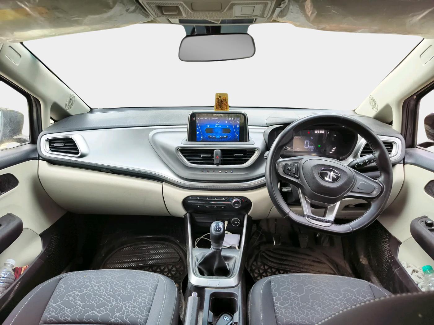 2024 Tata ALTROZ XZ PLUS SUNROOF CNG, Petrol, Manual, 14,492 km, interior