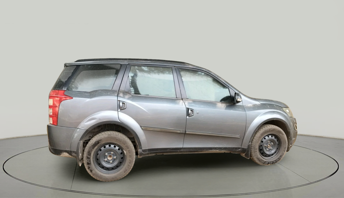 2017 Mahindra XUV500 W6 1.99, Diesel, Manual, 2,06,584 km, exterior