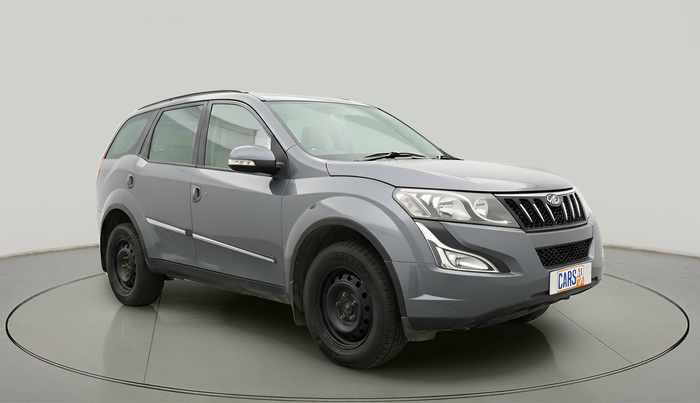 2017 Mahindra XUV500 W6 1.99, Diesel, Manual, 2,06,584 km, exterior
