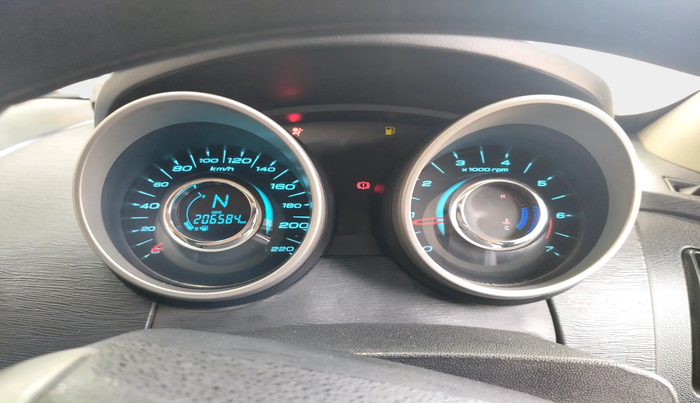 2017 Mahindra XUV500 W6 1.99, Diesel, Manual, 2,06,584 km, interior