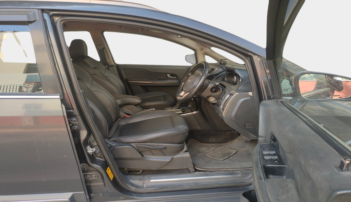2018 Tata Hexa XTA 4X2 6 STR, Diesel, Automatic, 1,64,659 km, interior